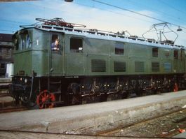 DB, elektische Schnellzuglok E 16 02 am 9 IV 66