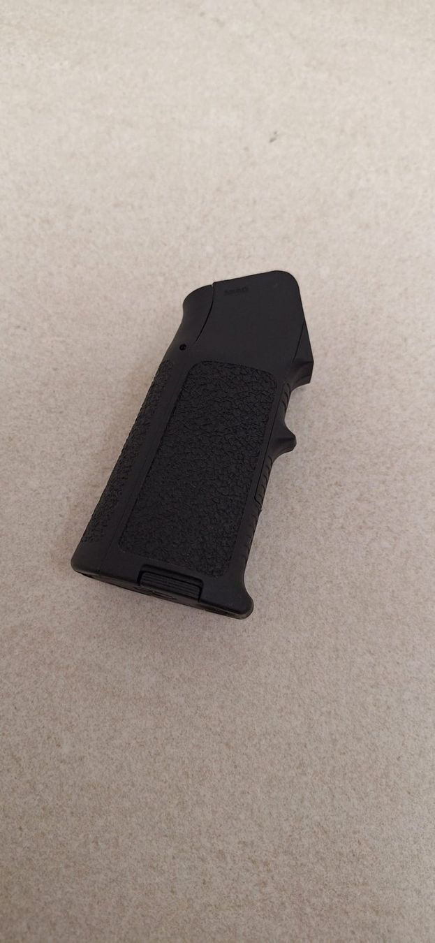 Supporti a parete: Magpul MIAD Griff – Usato da Winterthur venduto da Rockeeee