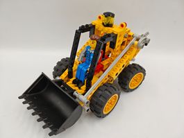8235 Front End Loader