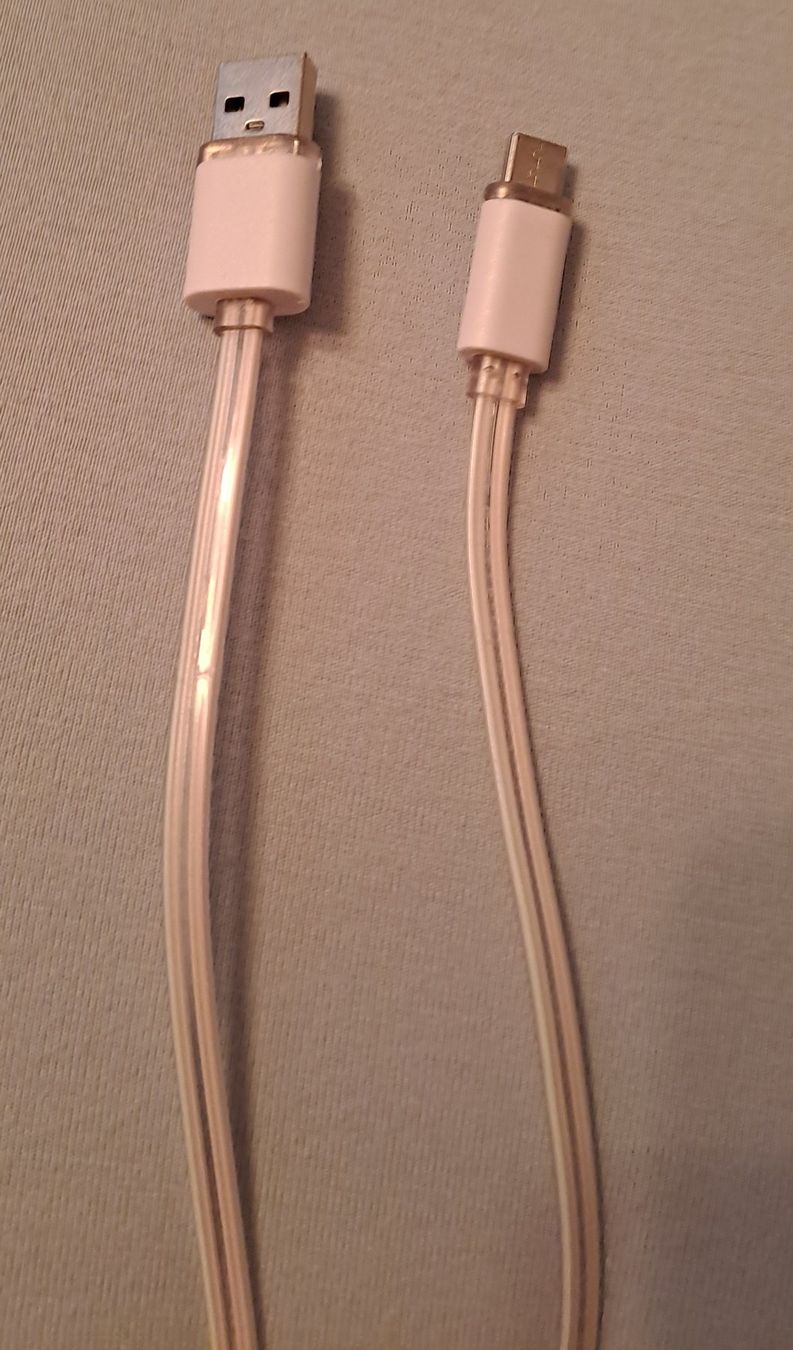Kabel: 2 Meter USB C Ladekabel mit Leuchtfunktion – Neu (gemäss Beschreibung) aus Elsau von Kellerraeumung 5