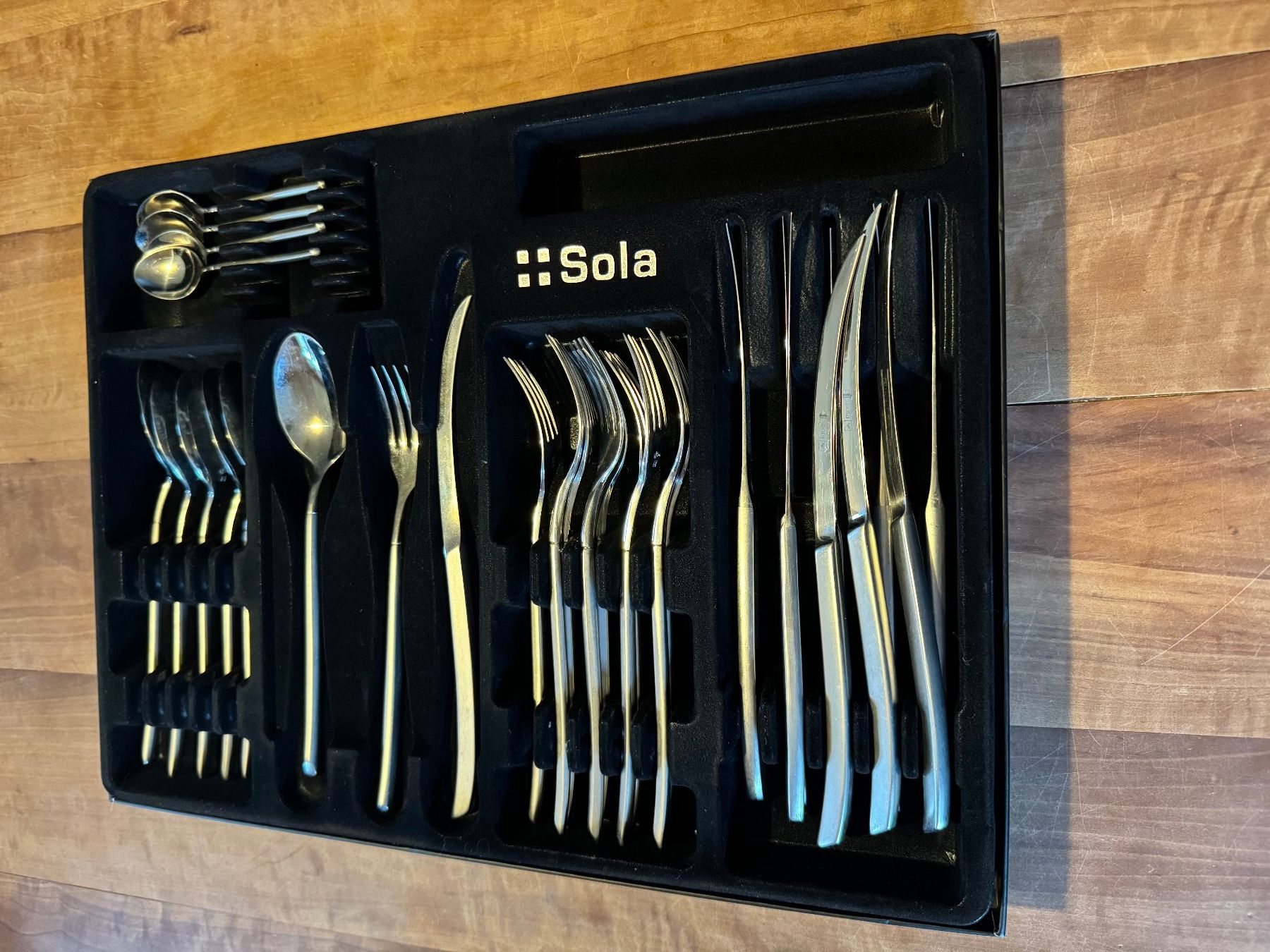 Set di posate: Sola Avantgarde 30 teilig – Usato da Wiesendangen venduto da Isuh