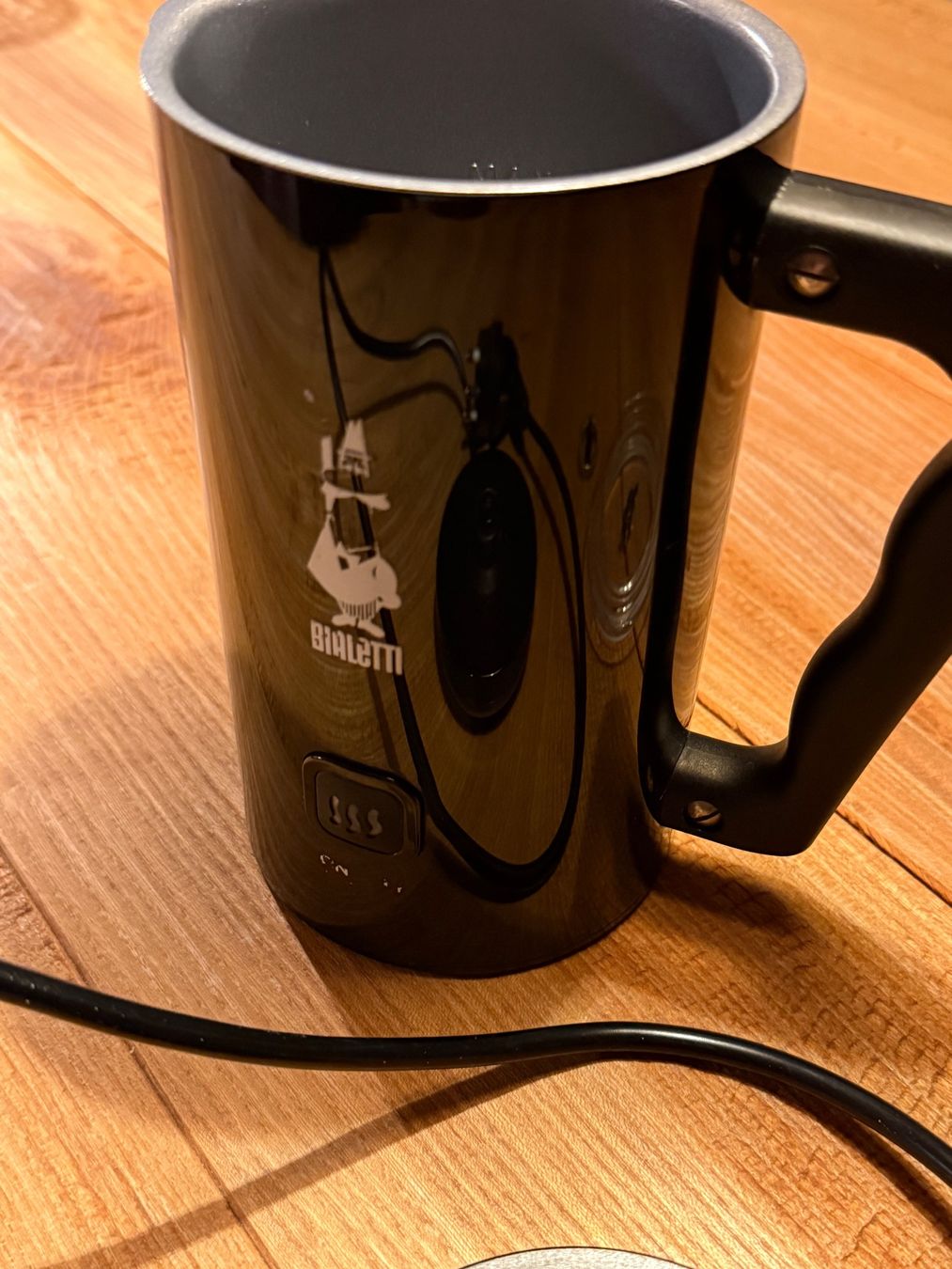 Bialetti Elettrodomestici da cucina: Bialetti Milchaufschäumer schwarz gebraucht – Usato da Rotkreuz venduto da Herbsttraum 1