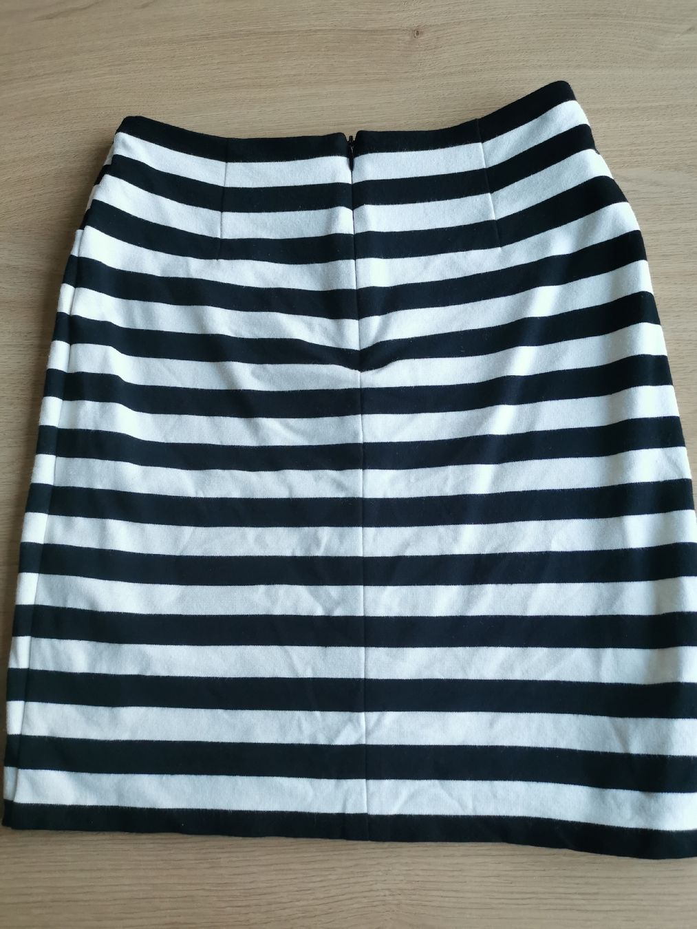 Hugo Boss Röcke: HUGO BOSS Rock gestreift schwarz weiss Gr. S – Gebraucht aus Zürich von ann_9bjc 1