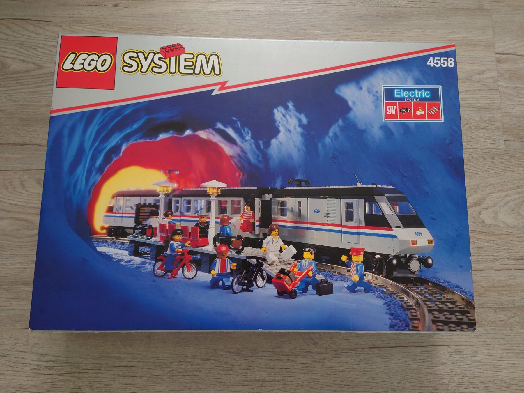 Lego Kit di costruzioni: 4558 LEGO System Train 9v Metroliner MISB – Nuovo e nell'imballaggio originale da Martigny venduto da bizkitman