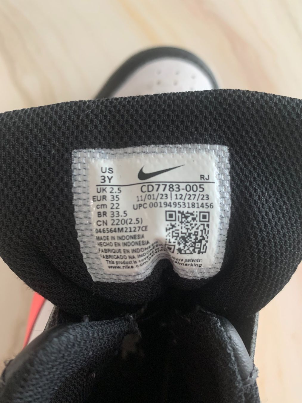 Dosenbach Scarpe per ragazze: Turnschuhe Nike Gr. 35 – Usato da Wallisellen venduto da Francescof 3