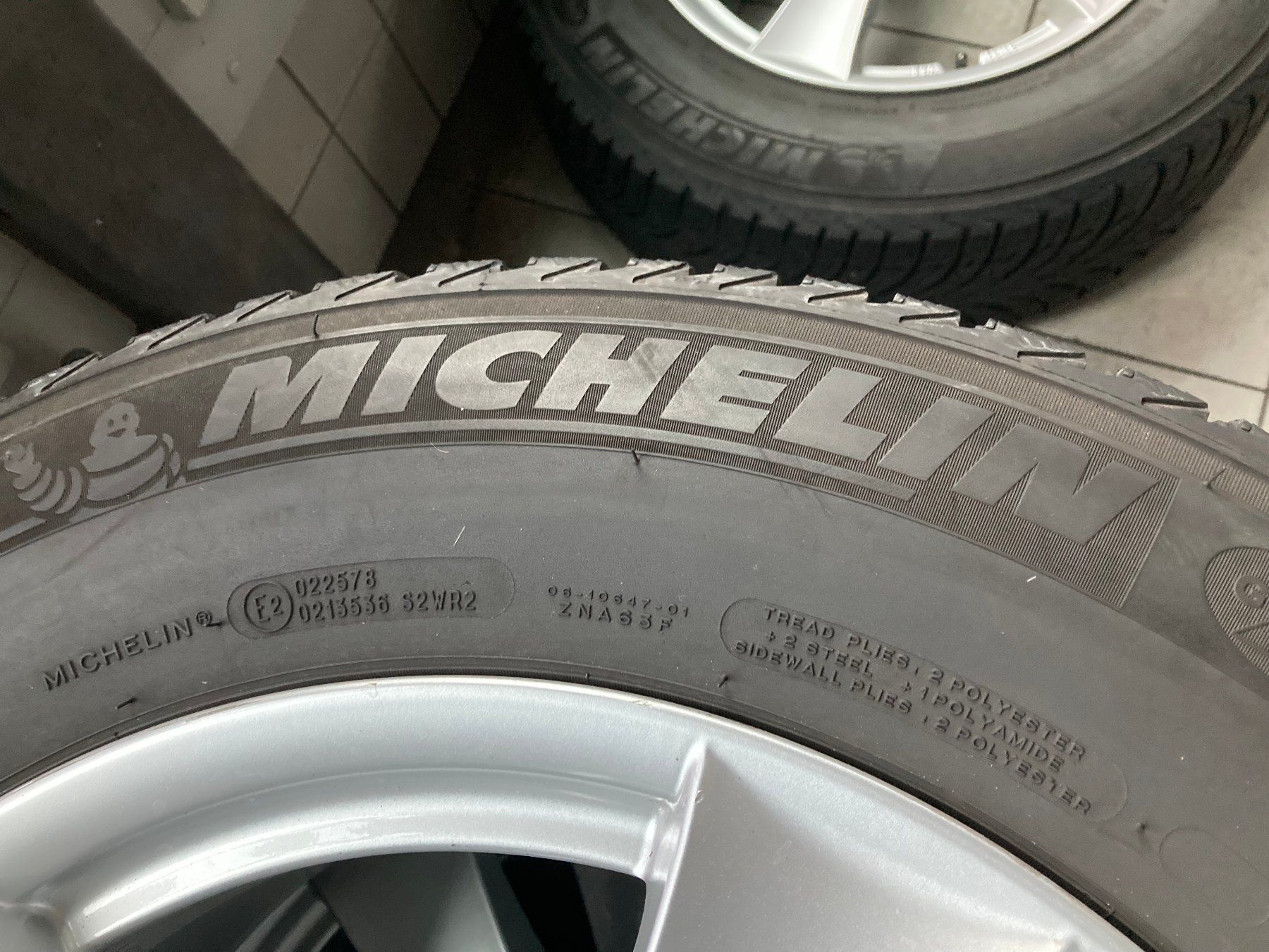 Audi Pneumatici & Ruote complete: Audi Q5 Winterräder 235/65R17 – Usato da Cham venduto da WB2223 5