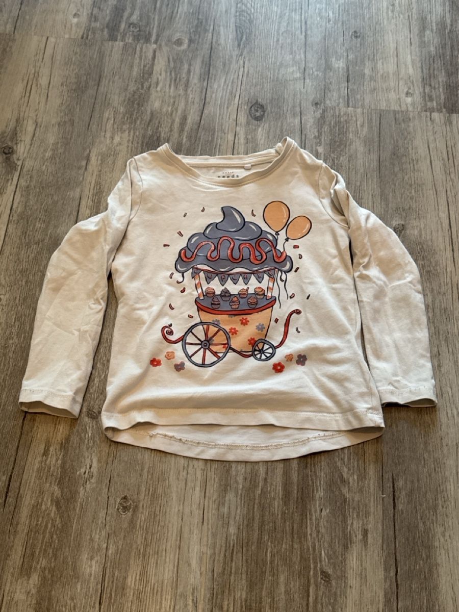 Camicette, T-shirt & Top: Langarmshirt Cupcake Gr. 98 – Usato da Zürich venduto da Petrui