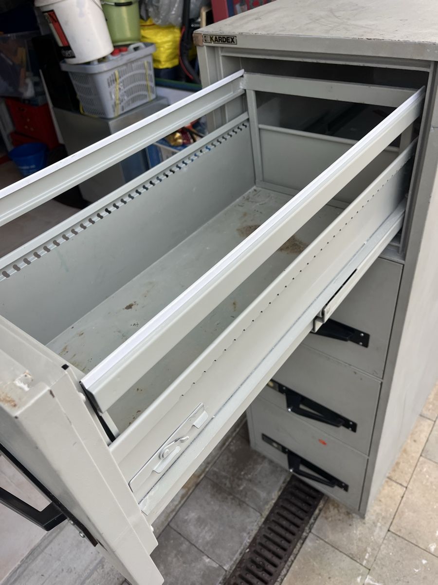 Schränke: Feuerfester Aktenschrank  – Gebraucht aus Neerach von fuz_8d7l 7