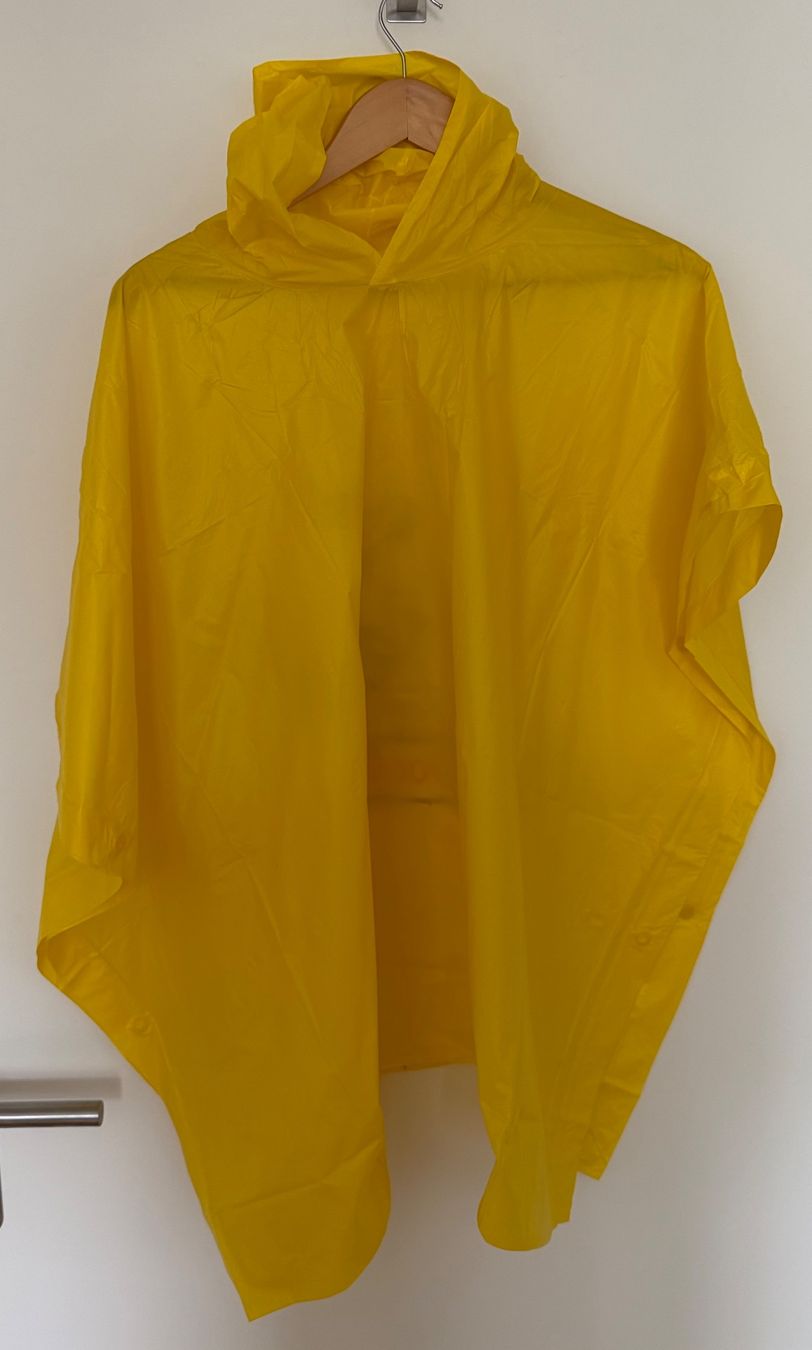 Giacche & Cappotti: Poncho "Walt Disney World" Pocahontas – Nuovo (secondo la descrizione) da Zürich venduto da Kue_Zuerich 2