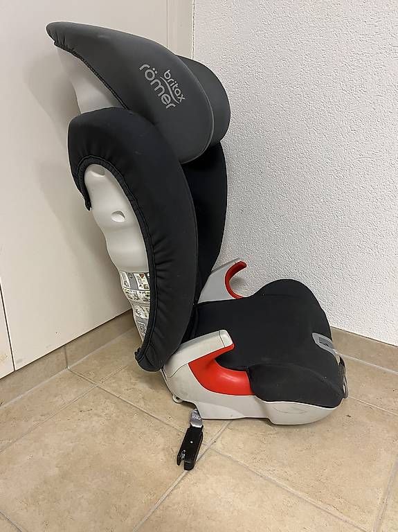 Britax Römer Auto-Kindersitze: Britax Römer Kidfix SL BR Storm Kindersitz – Gebraucht aus Amriswil von takeoff99 1