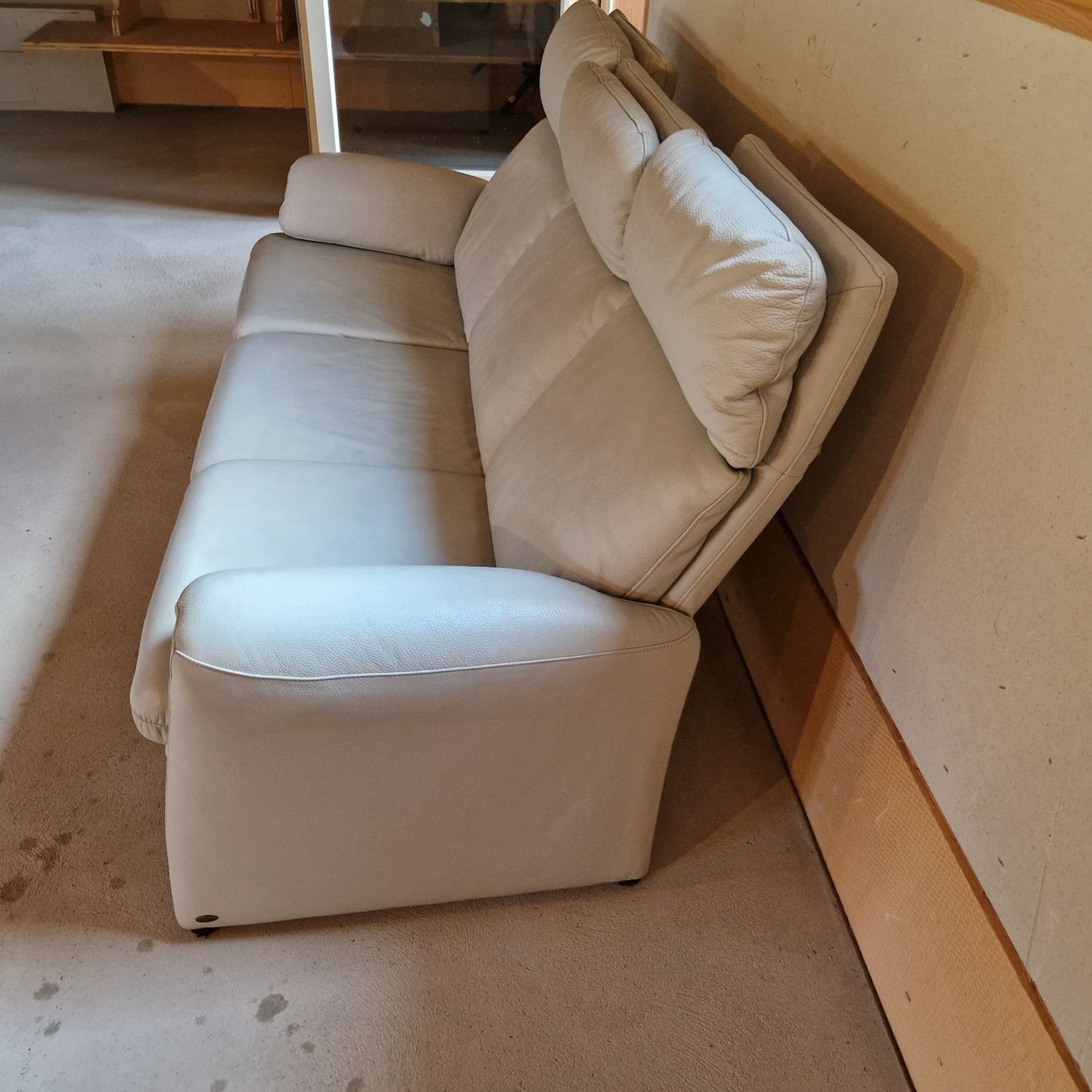 Sofas: sofa – D'occasion à Appenzell Eggerst. par Nisblismees 2