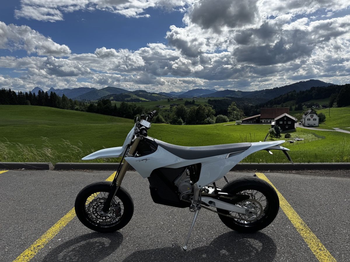 Stark Future Strada: Stark Varg SM 2026 – Usato da Feusisberg venduto da Cineflex 4