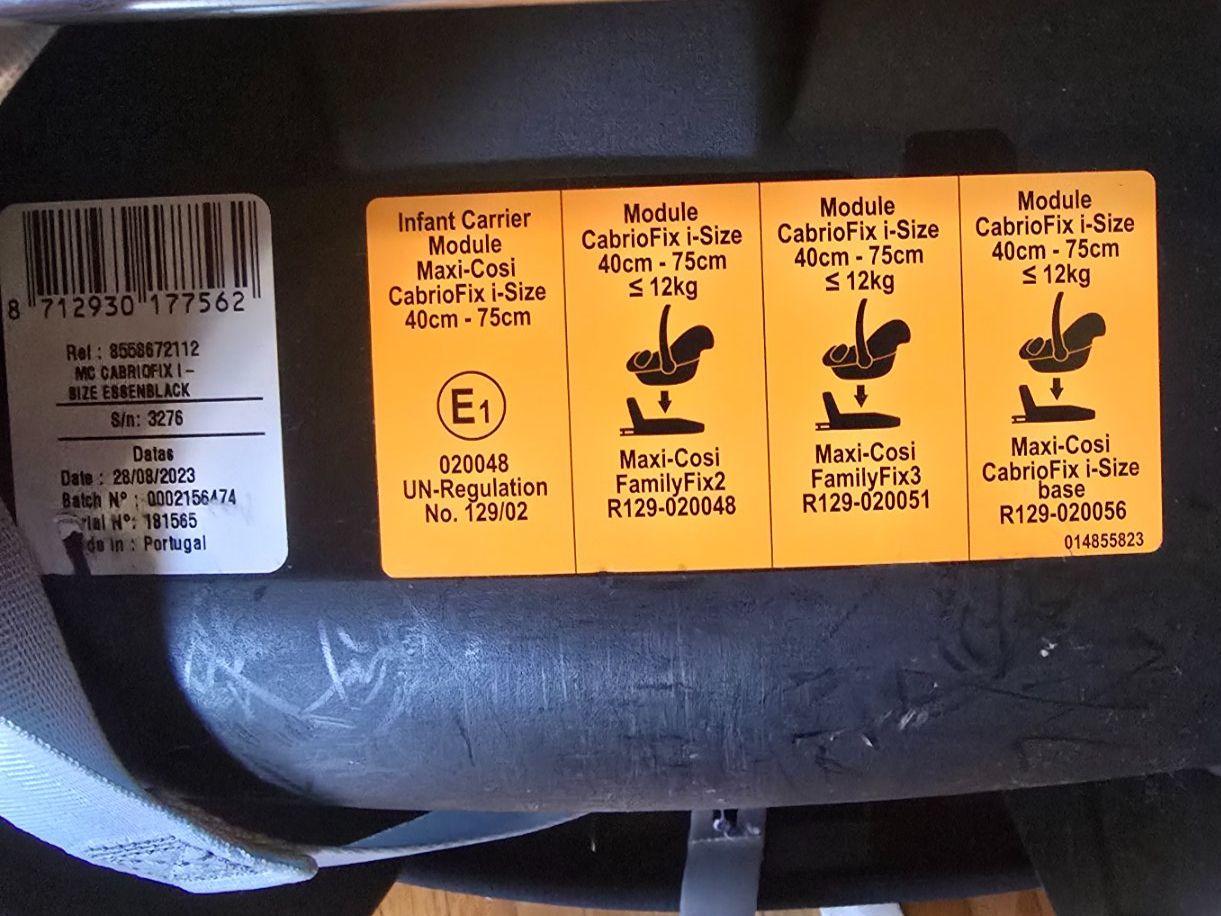 Maxi-Cosi Sièges auto: Maxi-Cosi CabrioFix I-Size Schwarz – D'occasion à Maur par pet_v5jw 3