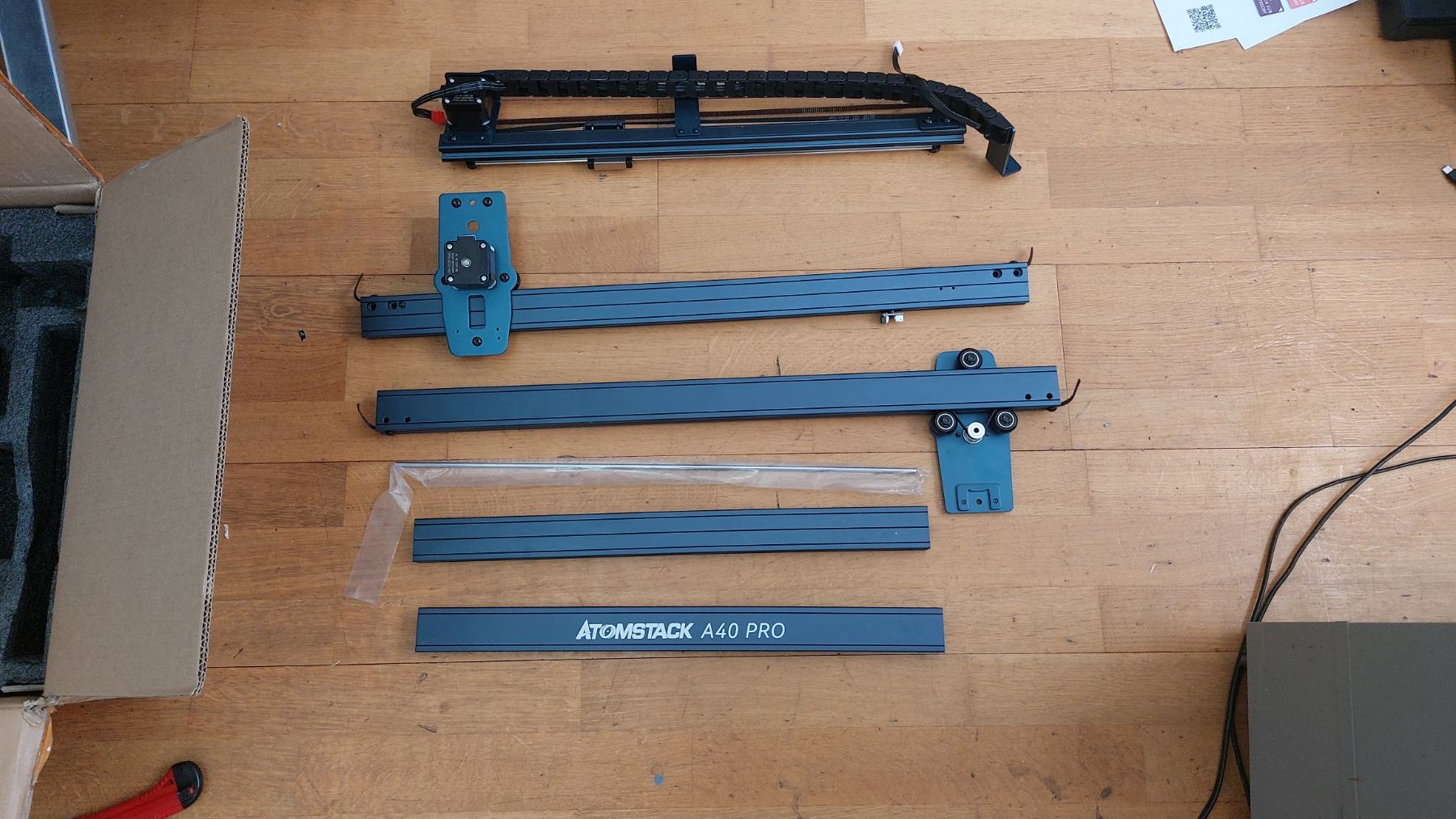 Atomstack Tutte le macchine: Atomstack X40 Pro Frame mit Schrittmotoren, Panzerketten usw – Nuovo e nell'imballaggio originale da Basel venduto da Aletschhorn 2