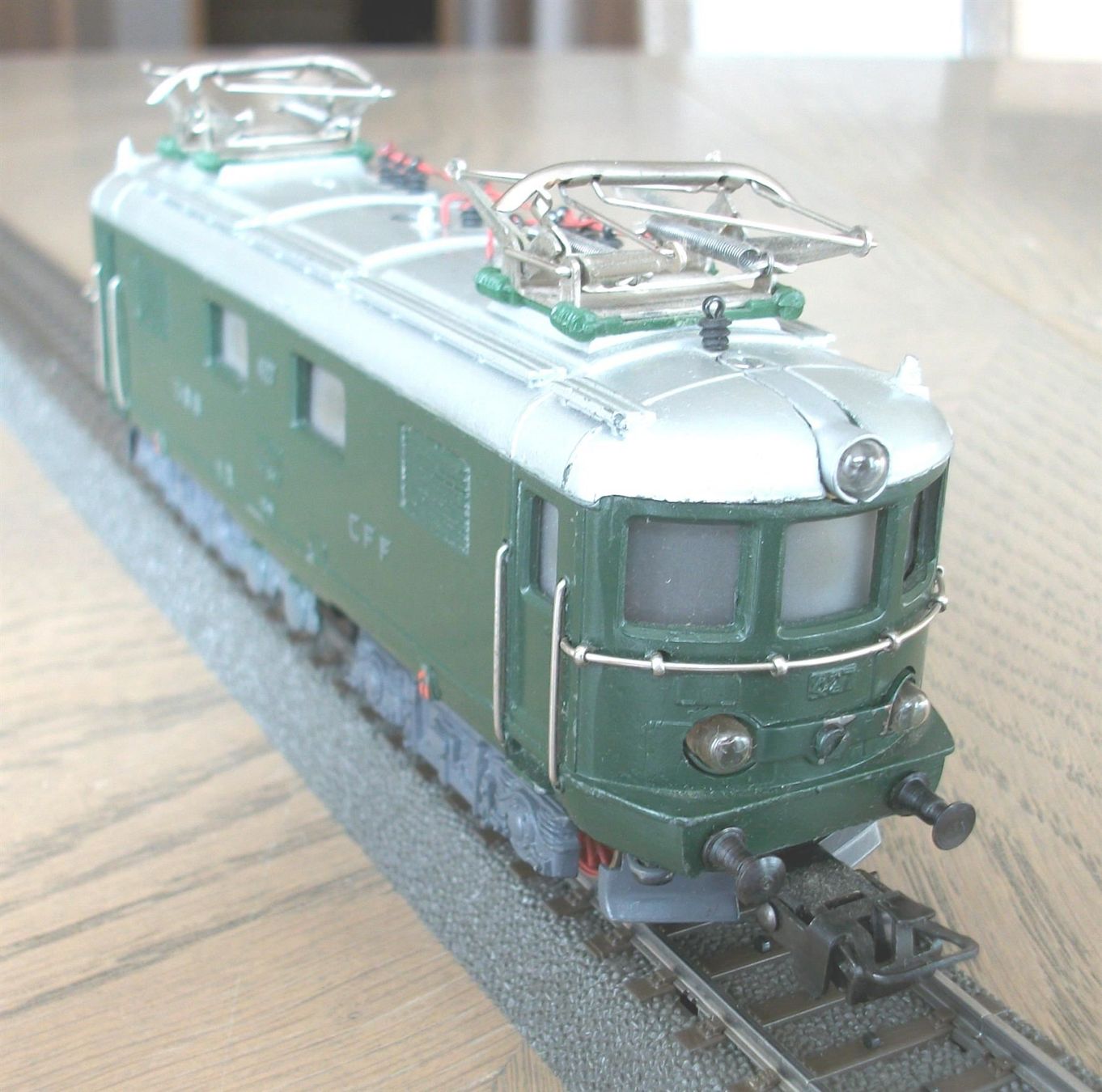 Märklin Modellini di ferrovie: SBB-E-Lok Re 4/4', grün, analog 3014 – Usato da St. Moritz venduto da Manu7500 2