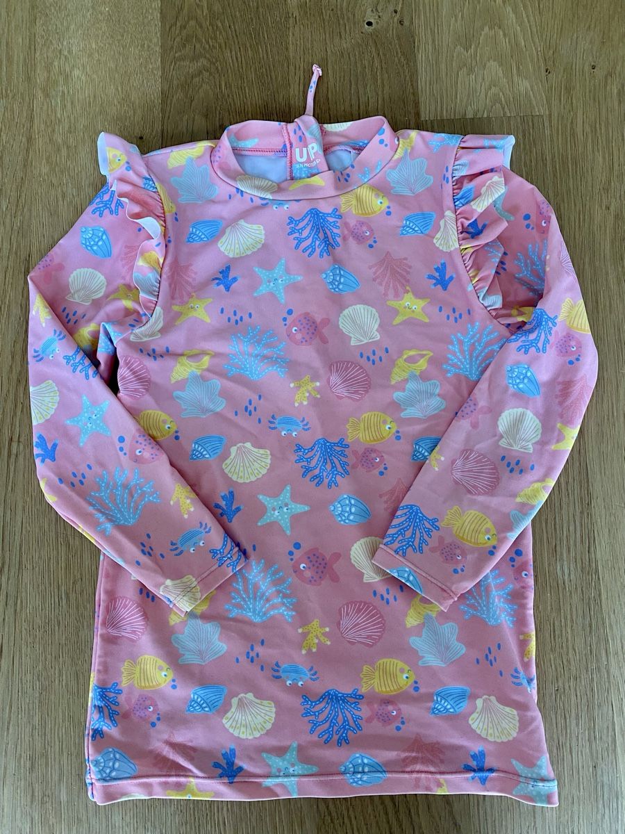 Migros Maillots de bain: UV-Shirt - Gr. 122 – D'occasion à Frenkendorf par Kompasskind