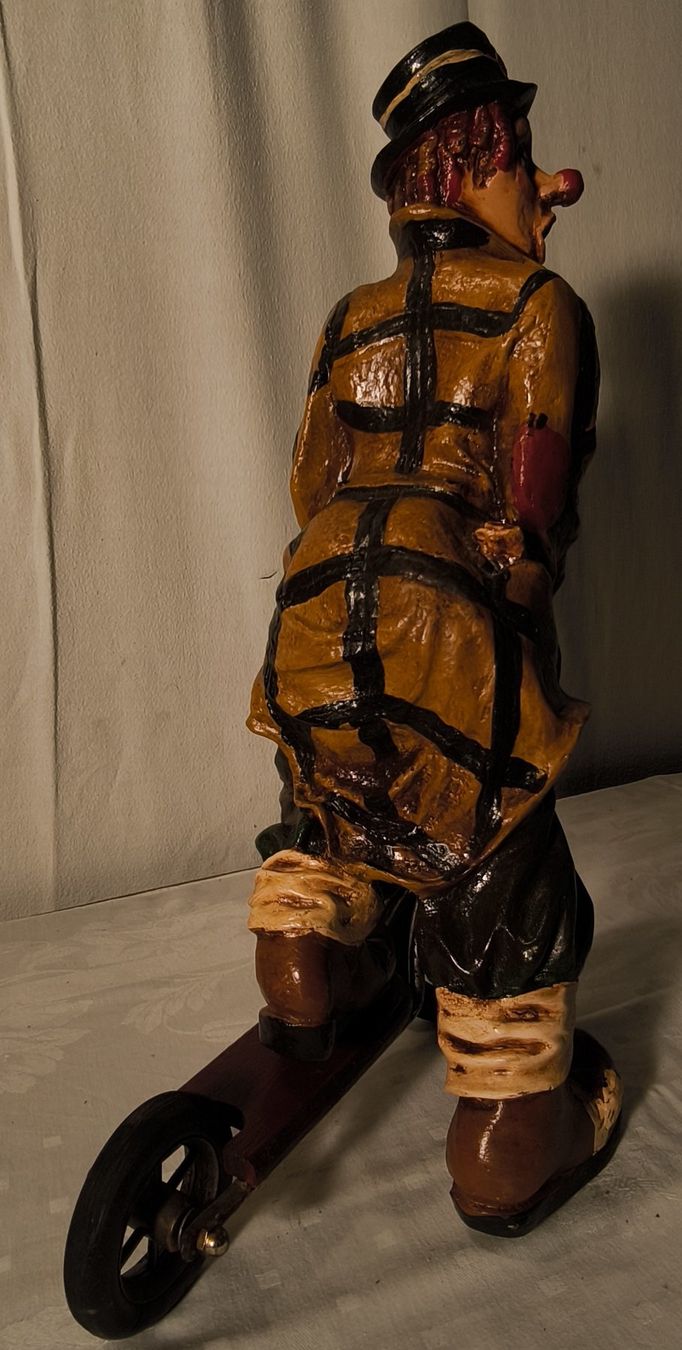 Figuren: Clown Figur, mit Trottinet – Gebraucht aus Rorschacherberg von snOOpydOg11 6