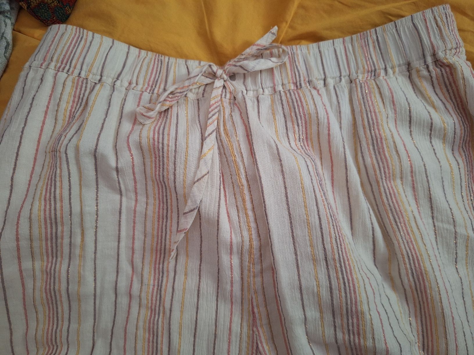 Des Petits Hauts Hosen: Shorts à rayures multicolo taille 2 Petits Hauts – Neu (gemäss Beschreibung) aus Carouge GE von cla_fq9g 1