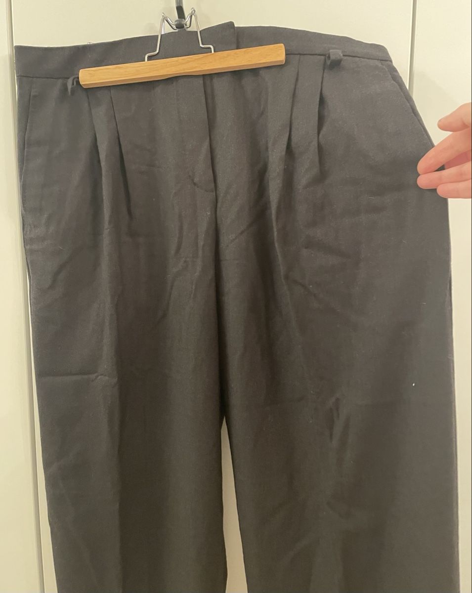Hermès Pantaloni: Vintage Hermés Trousers, Virgin Wool, Size 46 – Usato da Oberwil BL venduto da Stellochkas 1