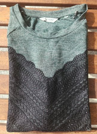 Pull Naf Naf vert chiné avec dentelle noire T. L