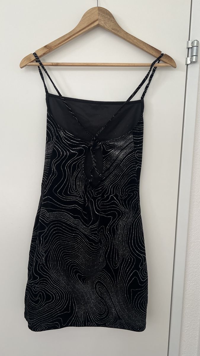 H&M Kleider: Schwarzes Glitzerkleid  – Gebraucht aus Wermatswil von Jara.a.s