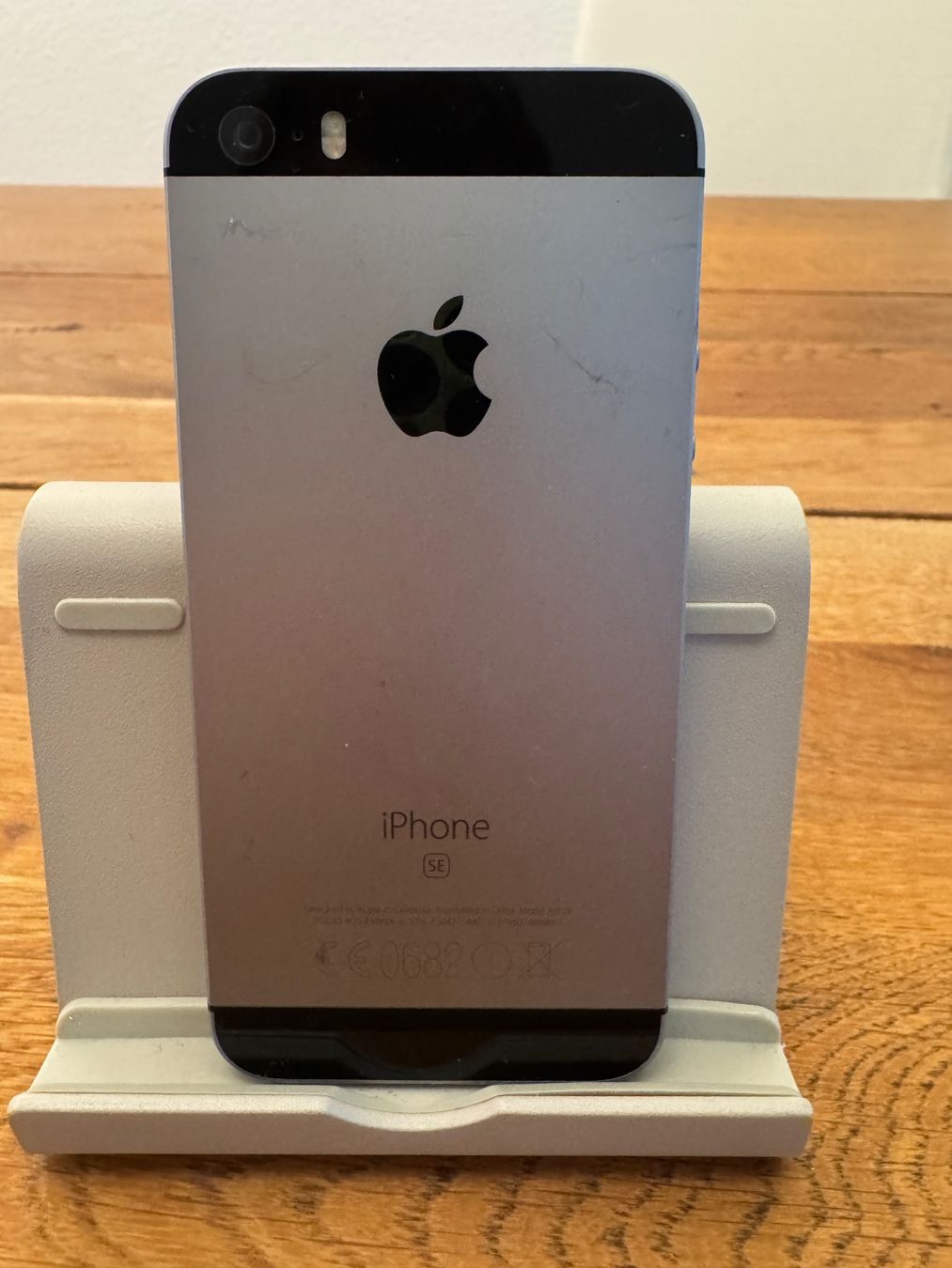 Apple Telefoni cellulari / Smartphones: iPhone SE mit 96% Akku Kapazität – Usato da Adliswil venduto da Busys 3