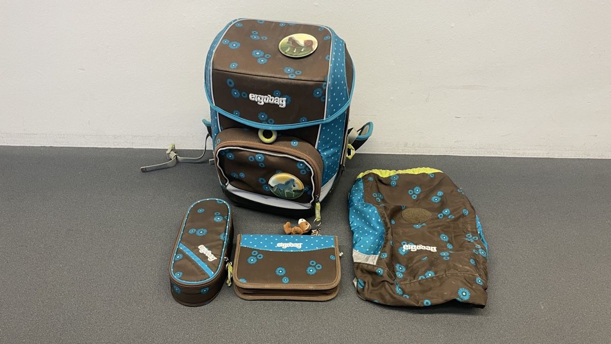 Ergobag Rucksäcke: Schulranzen Set Ergobag gebraucht 4-teilig blau braun – Gebraucht aus Rheineck von 5element