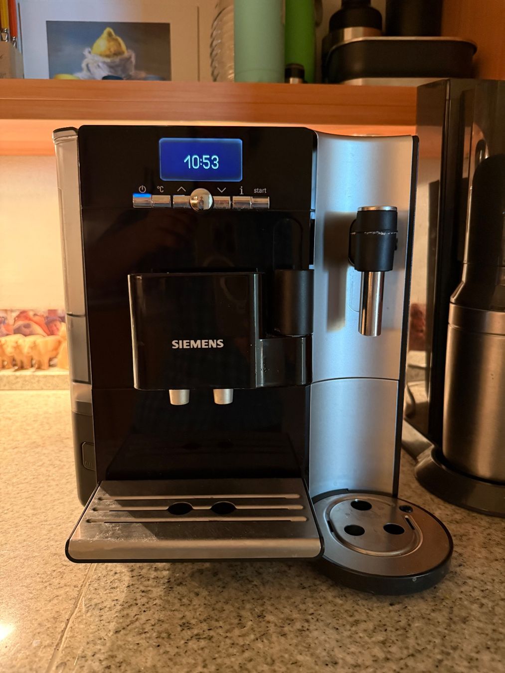 Siemens Macchine per caffè & Macchine per espresso: Siemens EQ7. Ideal für Bastler. – Usato da Jona venduto da Maisch.04 2
