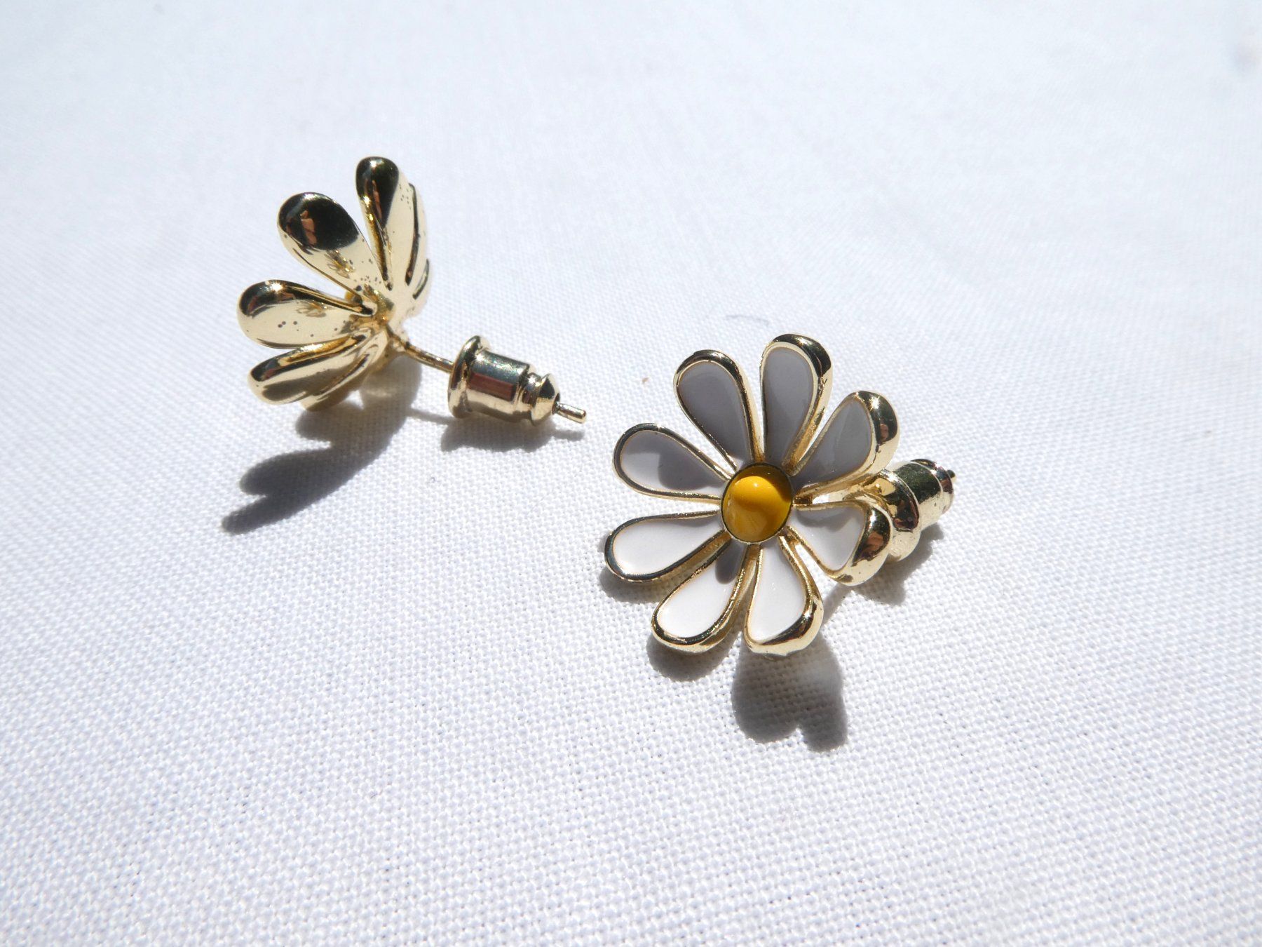 Ohrringe & -stecker: Ohrstecker Gänseblümchen,  Modeschmuck / Neu – Neu (gemäss Beschreibung) aus Gattikon von kaandooh 1