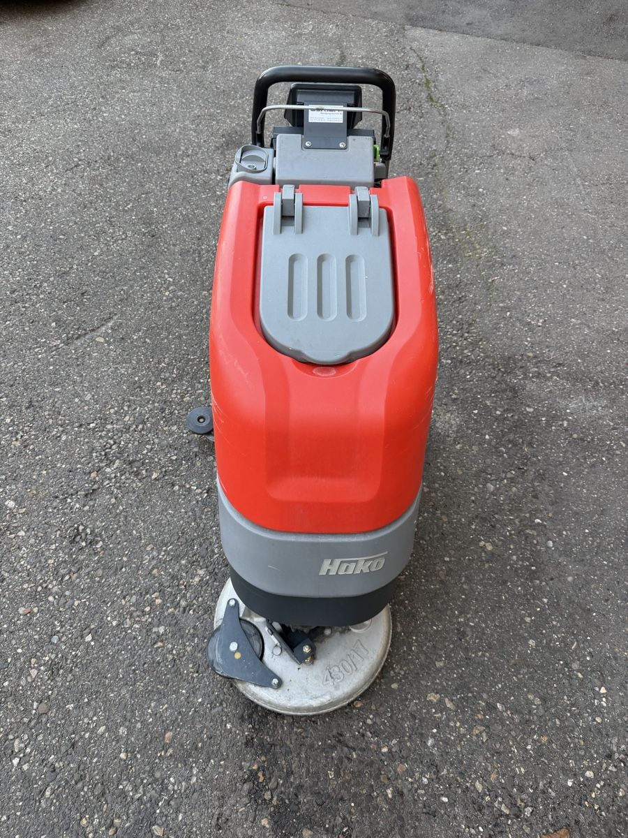 Hako Alle Maschinen: Hako Scheuersaugmaschine – Gebraucht aus Zullwil von aut_6s56 2