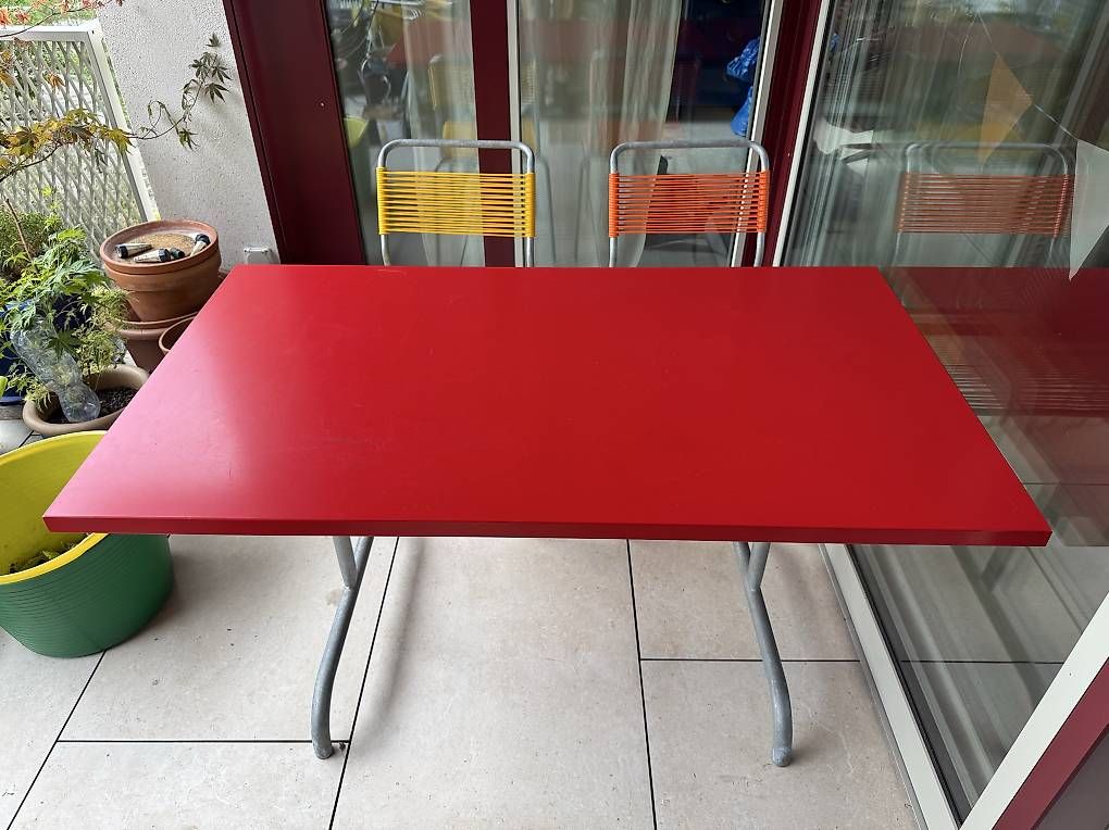 Tavoli: Schaffner Säntis Gartentisch 140x80 rot – Usato da Zürich venduto da rene.mueller84 2
