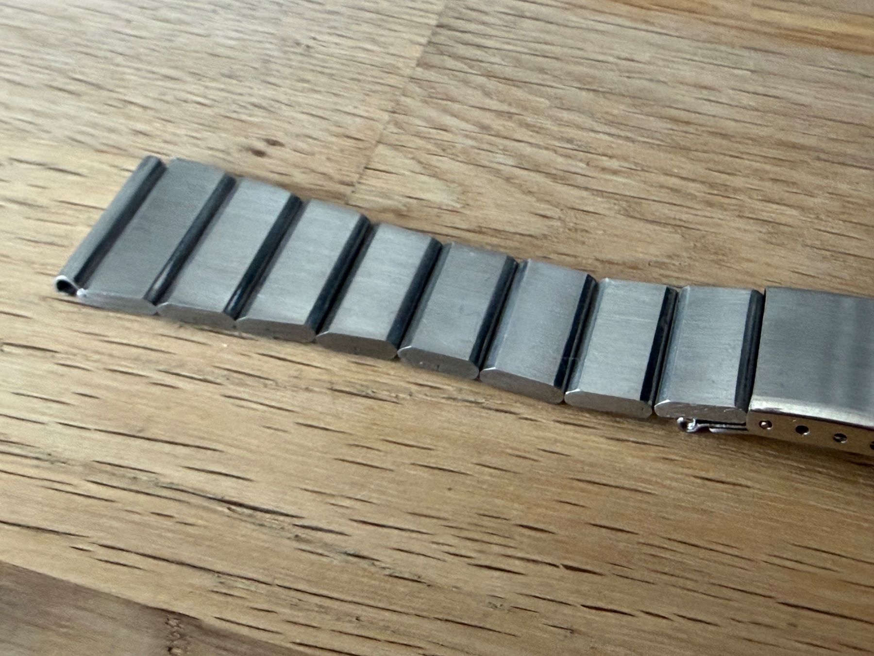 Bracelets: Revue Thommen 21mm – Neuf (Voir description) à Bassecourt par 59.00chf 2