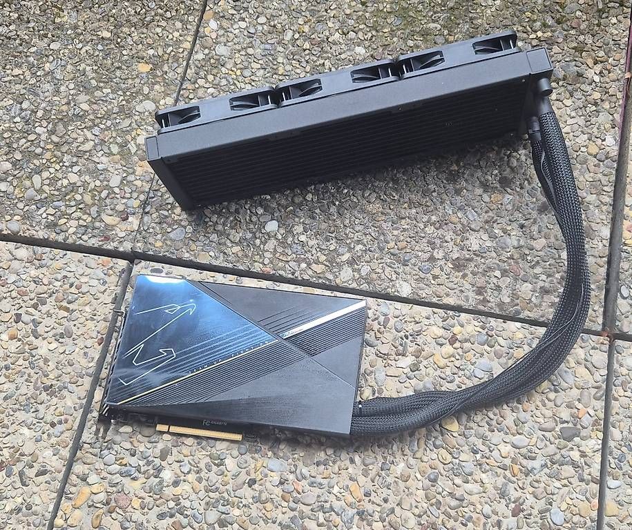 Nvidia Grafikkarten: Aorus RTX 4080 Xtreme Waterforce – Gebraucht aus Rickenbach b. Wil von LEDfan