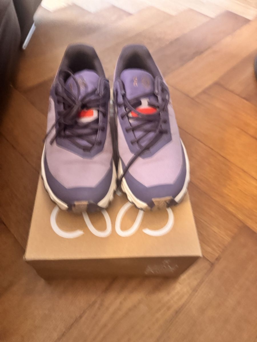 On Damenschuhe: On x Loewe – Gebraucht aus Bern von teppich23