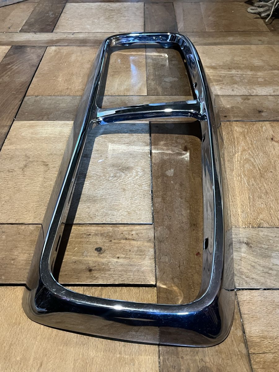 Jaguar Tutti pezzi di ricambio auto: Oldtimer Kühlergrill Frontgrill Jaguar XJ40 – Usato da Wiesenberg venduto da swissantik 5