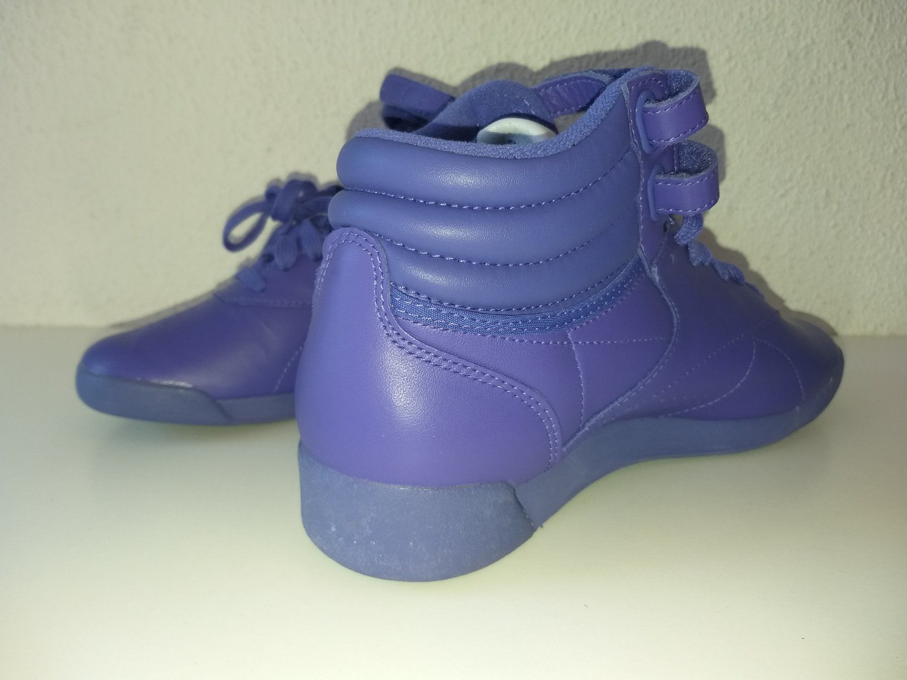 Fila Damenschuhe: FILA  Chaussures / Schuhe  Pointure / Nummer 37,5 – Gebraucht aus Cossonay-ville von Super-Price-Quality 1