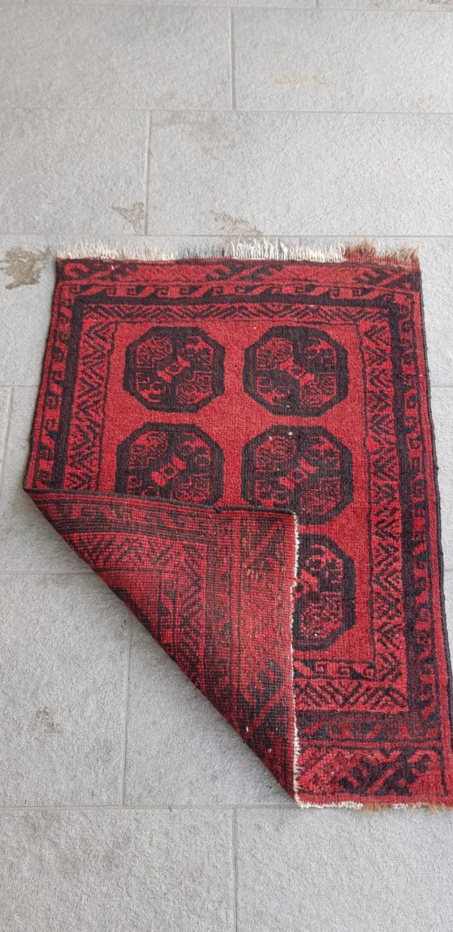 Tapis: Schöner Teppich in schwarz rot – D'occasion à Flums par Flumsantik 1