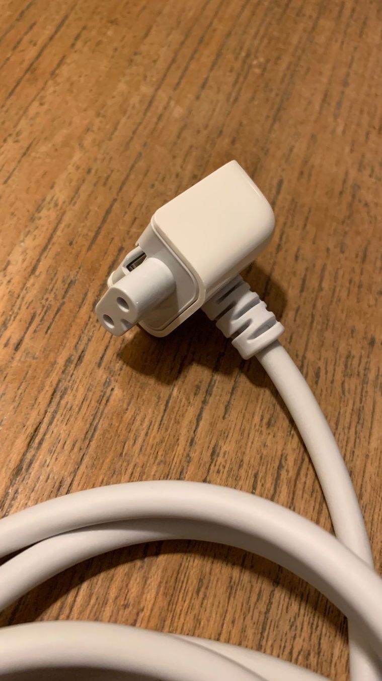 Apple Cavi: 🍏 Apple Stromkabel – Usato da Basel venduto da Schmutpa 1