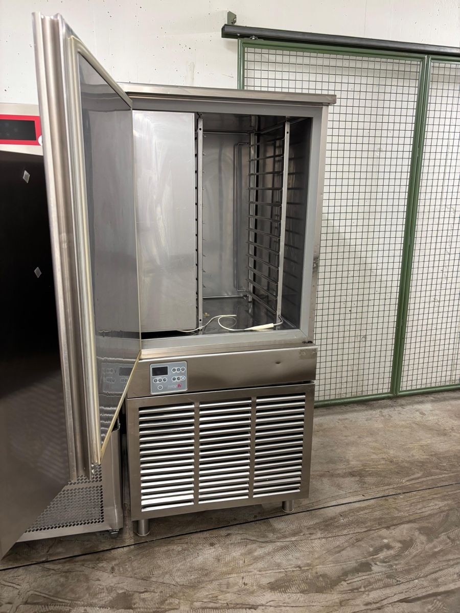 Congelatori: 4 Schockfroster – Usato da Dietikon venduto da dia_y8y5 9