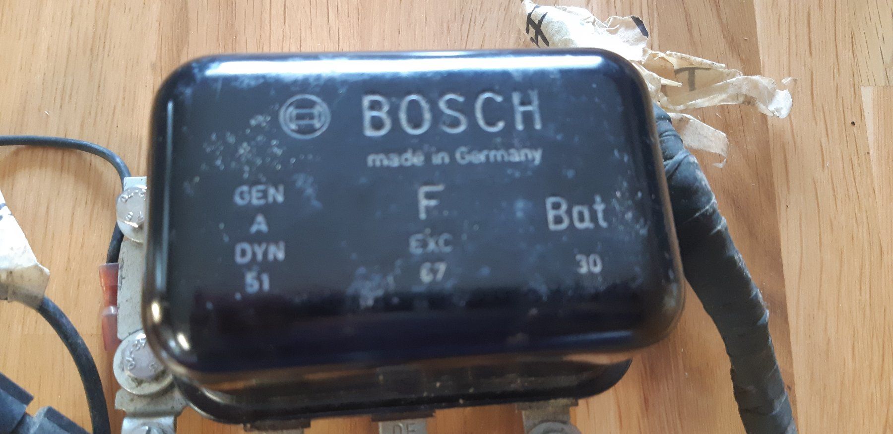 Tutti pezzi di ricambio auto: Lichtmaschinenregler Oldtimer – Usato da Sattel venduto da schi4 1
