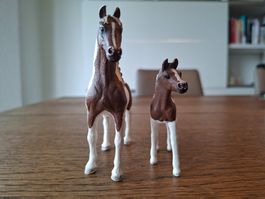 Schleich Pferde Stute und Fohlen braun-weiss, guter Zustand
