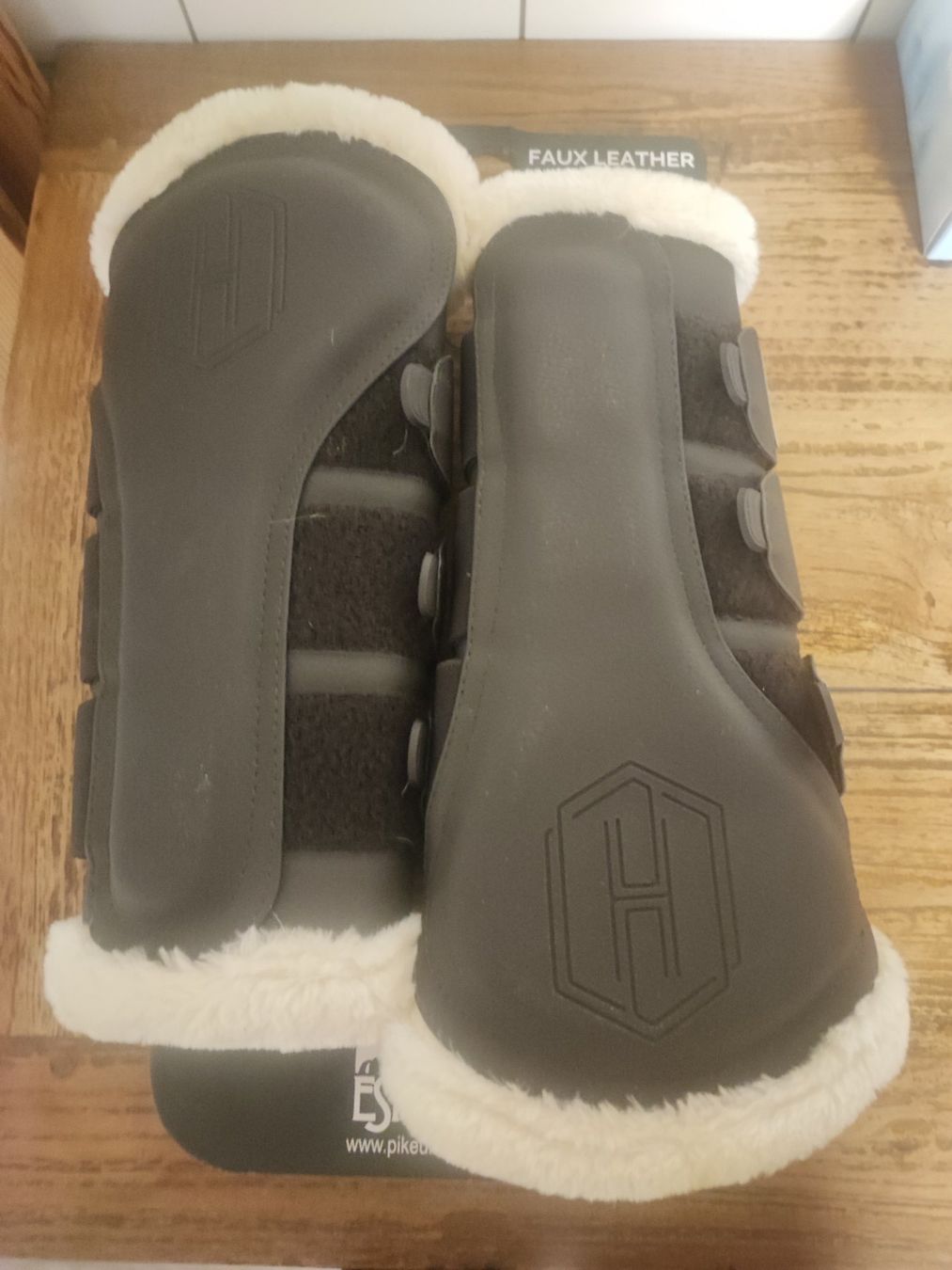 Eskadron Stinchiere & Fasciature: Gamaschen tendon Boots Eskadron – Usato da Beinwil am See venduto da stephanielarsen 2