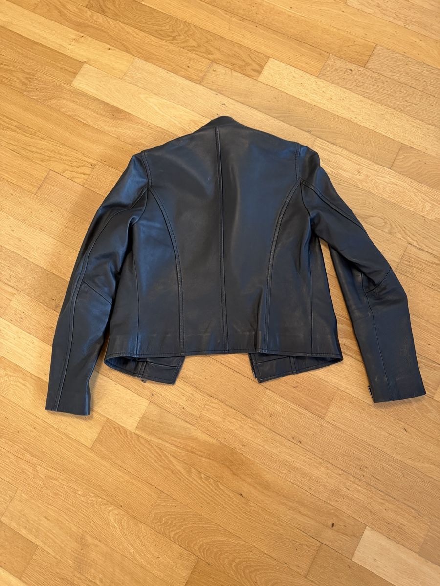 Massimo Dutti Giacche: NEU Lederjacke Massimo Dutti XS Schwarz – Nuovo (secondo la descrizione) da Zug venduto da MC2CC 2