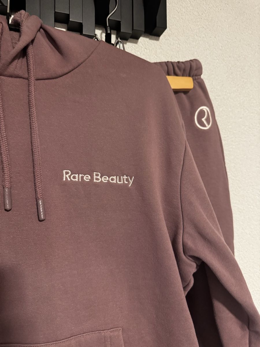 Lotti di vestiti: Ensemble jogging- Rare beauty  – Usato da Bulle venduto da lcaroni 1