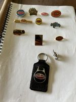 Bugatti Pins , Schlüsselanhänger, ein kleiner Aufnäher