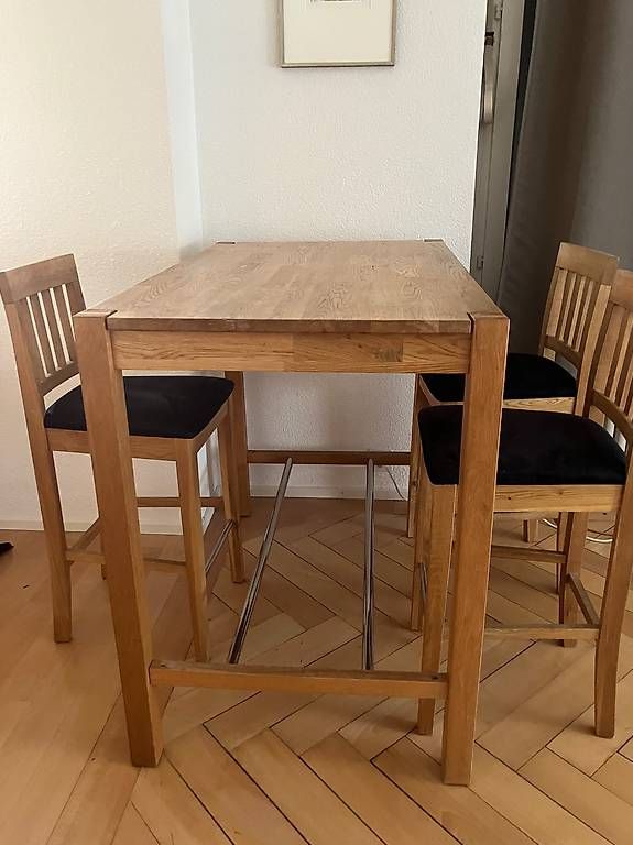 Set de table et chaises: Ess&Bartisch und 4 Stühle – D'occasion à Zürich par bka_fnk2