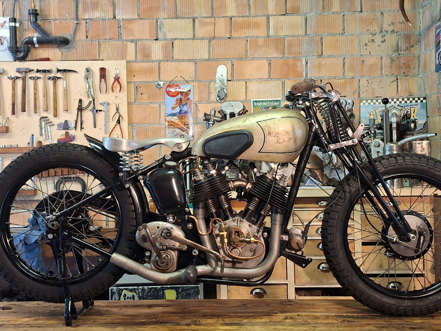 Royal Enfield Strada: Royal Enfield Model G180 1000cc V Twin – Usato da Haslen GL venduto da elrockero