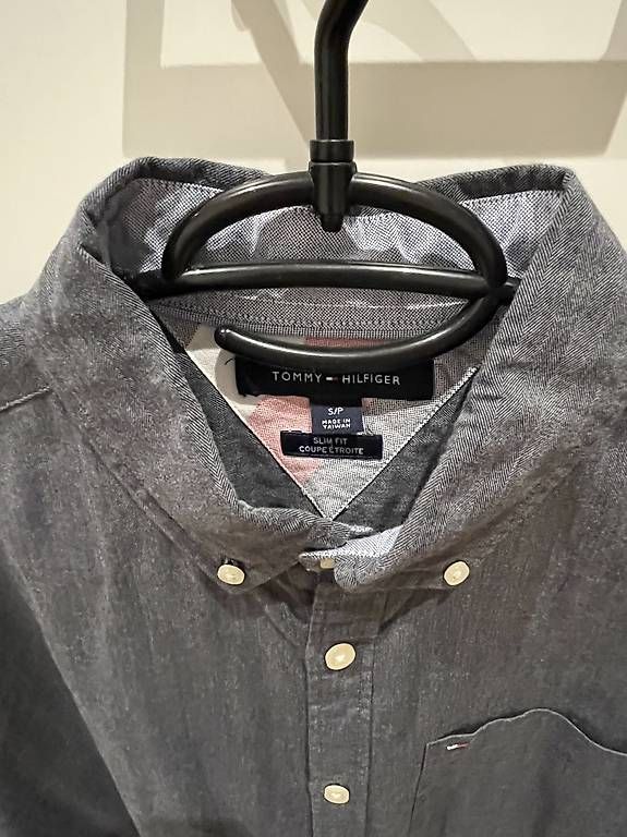 Hemden: Tommy Hilfiger Hemd Grau – Gebraucht aus Zürich von BigRock89 2