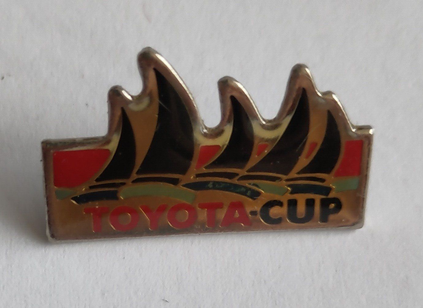 Placchette & Badge: Pin Toyota-cup – Usato da Lausanne venduto da the_p2w5