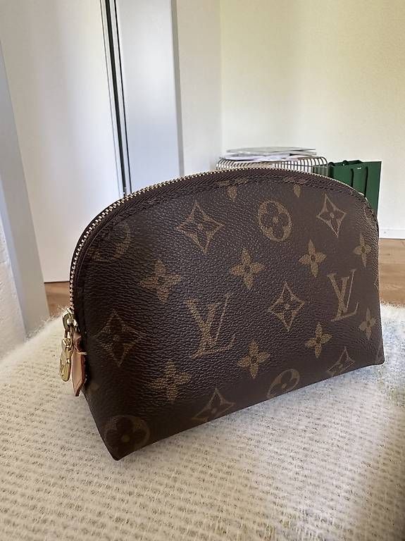 Custodie per cosmetici: Louis Vuitton Kosmetiktasche  – Usato da St. Gallen venduto da fla_j5jj